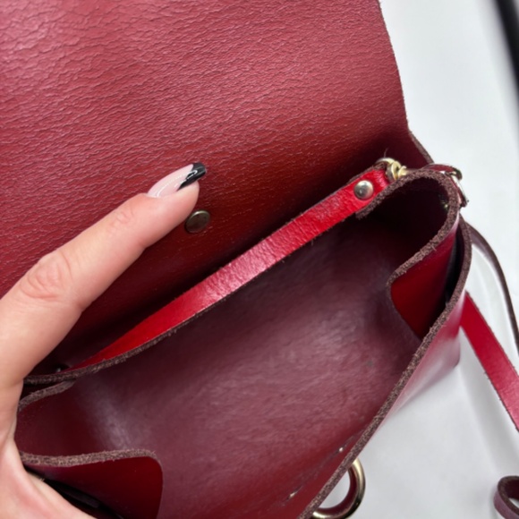 Red Leather bag - Picture 4 of 7